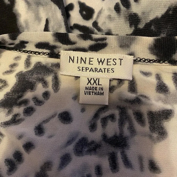 Nine West Women Blouse Top Sz XL Animal Print V Neck Ruffle Button Up Whimsigoth - Picture 4 of 9